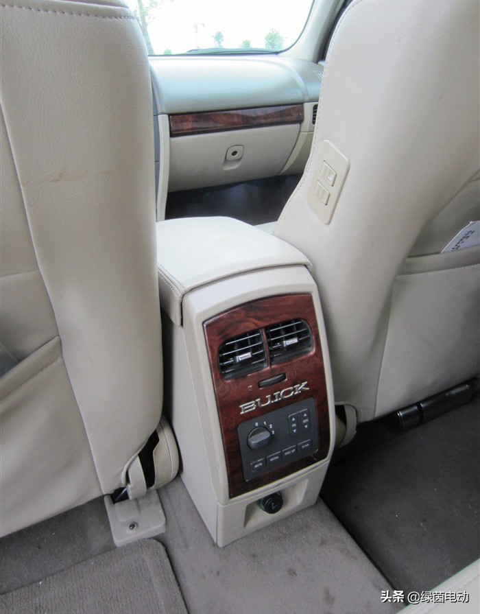 心中的神车,无法超越的经典别克君威