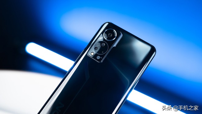 中兴axon30屏下摄像头版评测,中兴axon30与axon30pro区别