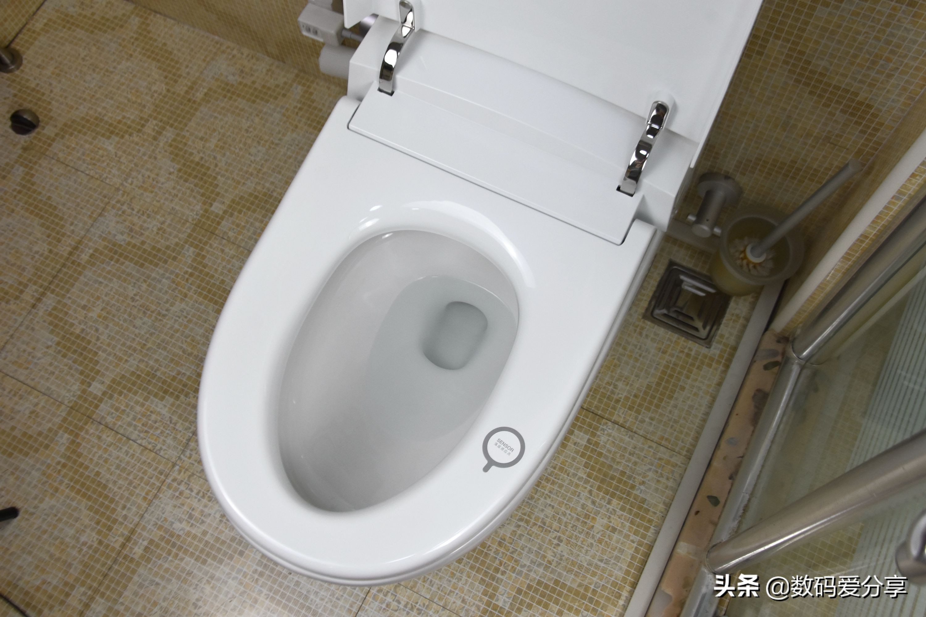 自动感应智能马桶,电动马桶智能自动冲水马桶
