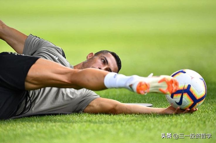 c罗的自律已达到让人恐怖的程度,c罗痛哭最多黄牌