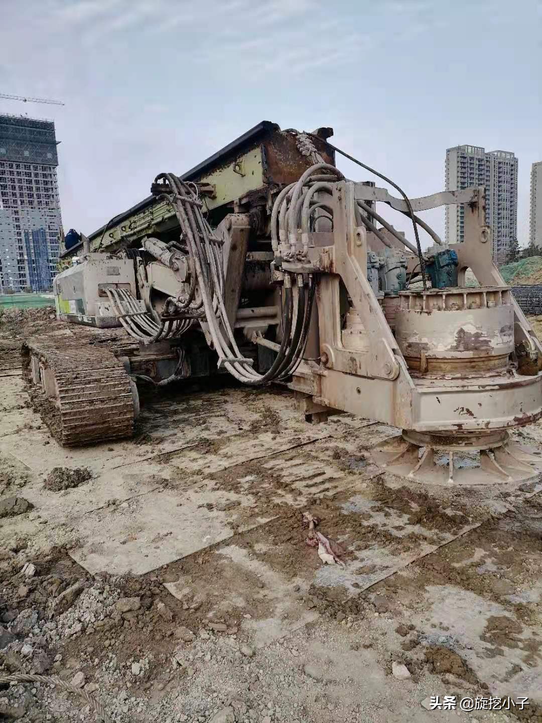 旋挖桩机入岩工作视频,旋挖桩机械进场资料有哪些