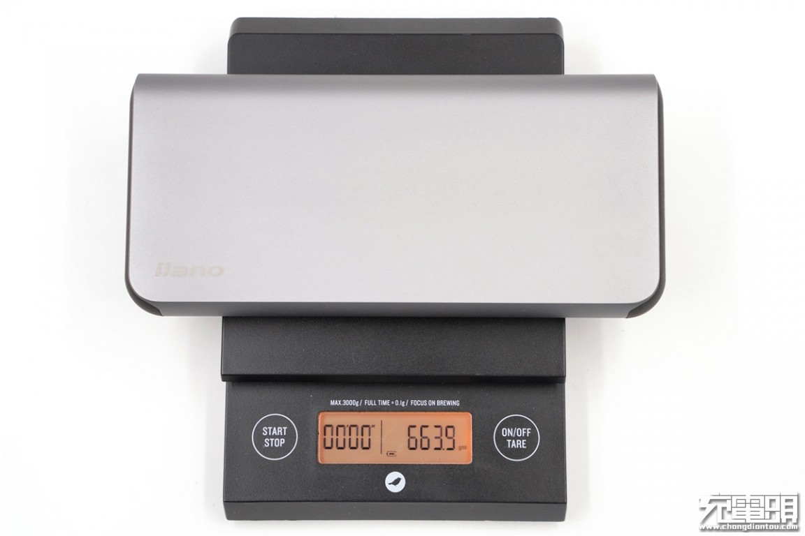 绿巨能22.5瓦充电器,绿巨能18w移动电源评测