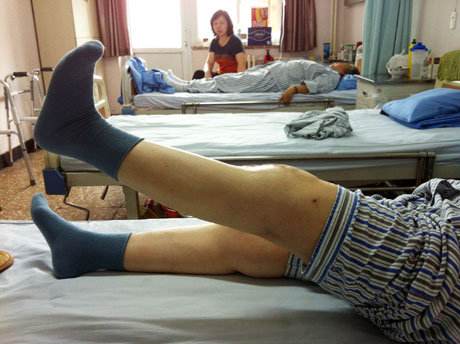 腿脚无力膝盖疼怎样锻炼,腿脚膝盖酸软无力是怎么回事