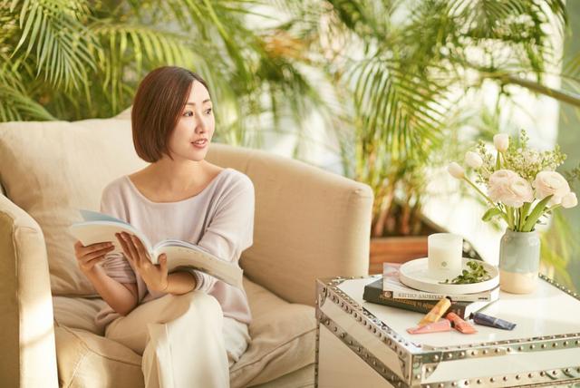 拍广告、当品牌大使，黎贝卡如何从时尚博主进化成明星？