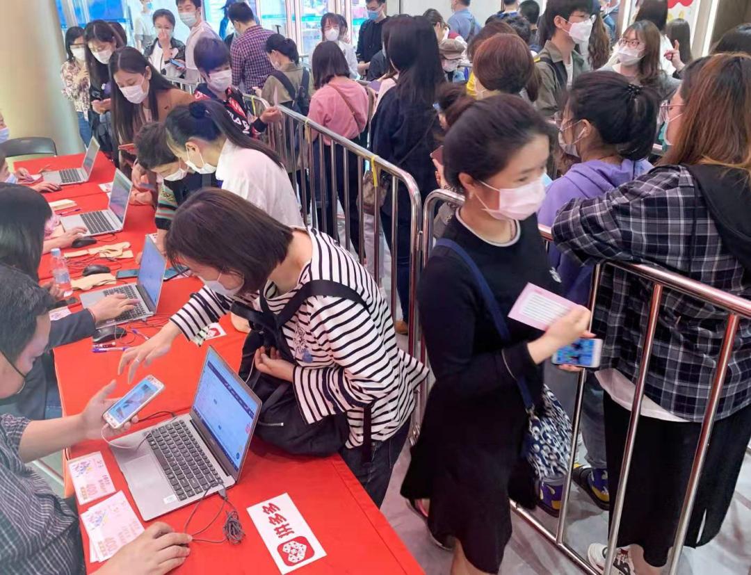 为线下实体砸25亿补贴，拼多多在“五五购物节”点亮上海疫后消费