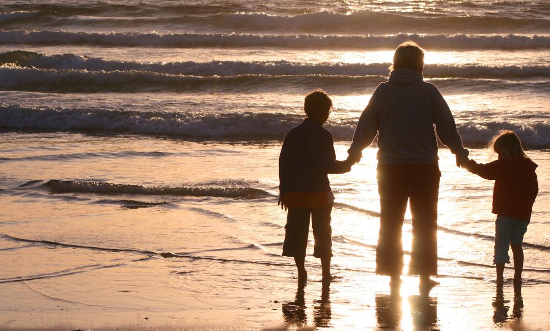割包皮浙江一小孩住进icu,杭州男孩割包皮抢救
