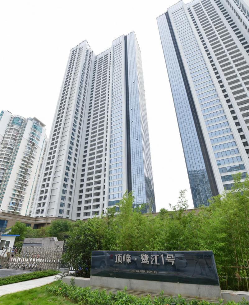 千万豪宅一天卖光,千万级的豪宅1元起拍