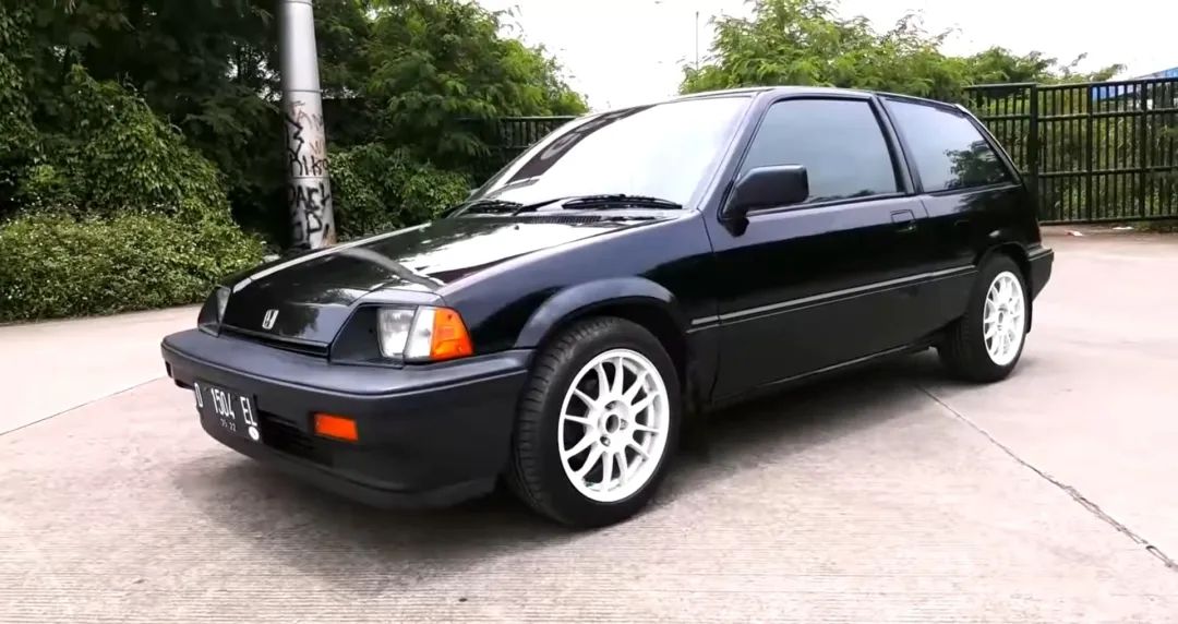 思域hatchback对比新款思域,本田思域为什么说买发动机送车