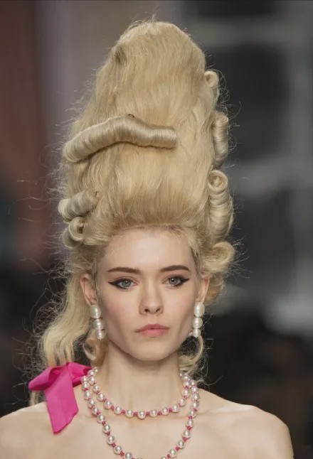 时装周朋友圈,时装周米兰2022