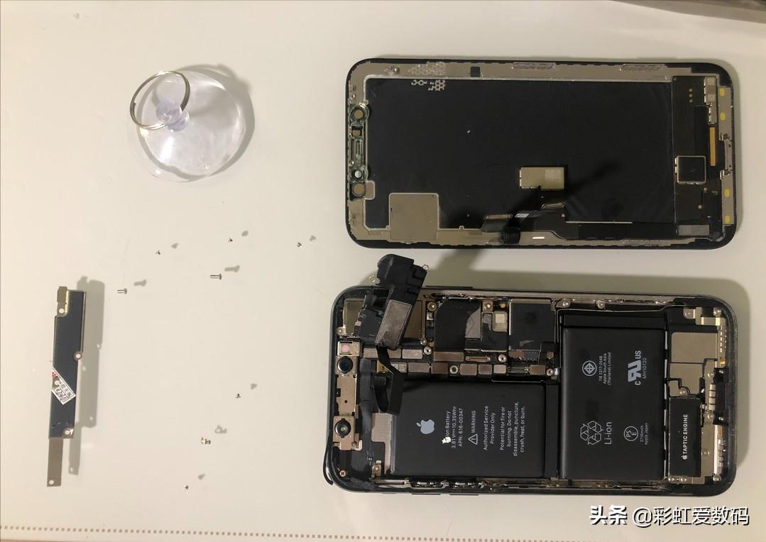 手机屏幕为啥会漏液?坏了需要去维修店吗?个人换屏经验分享