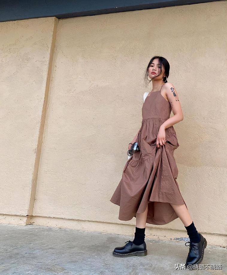 吊带裙怎么穿显瘦图片,小个子显瘦吊带裙