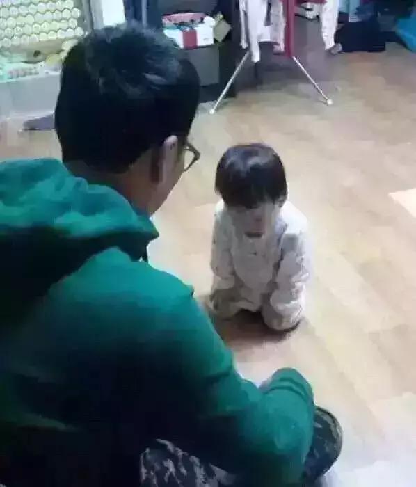 哈哈哈哈哈哈我笑到我妈把鞋塞我嘴里