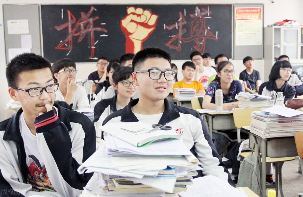 高职单招面试三分钟自我介绍,数控技术单招面试自我介绍