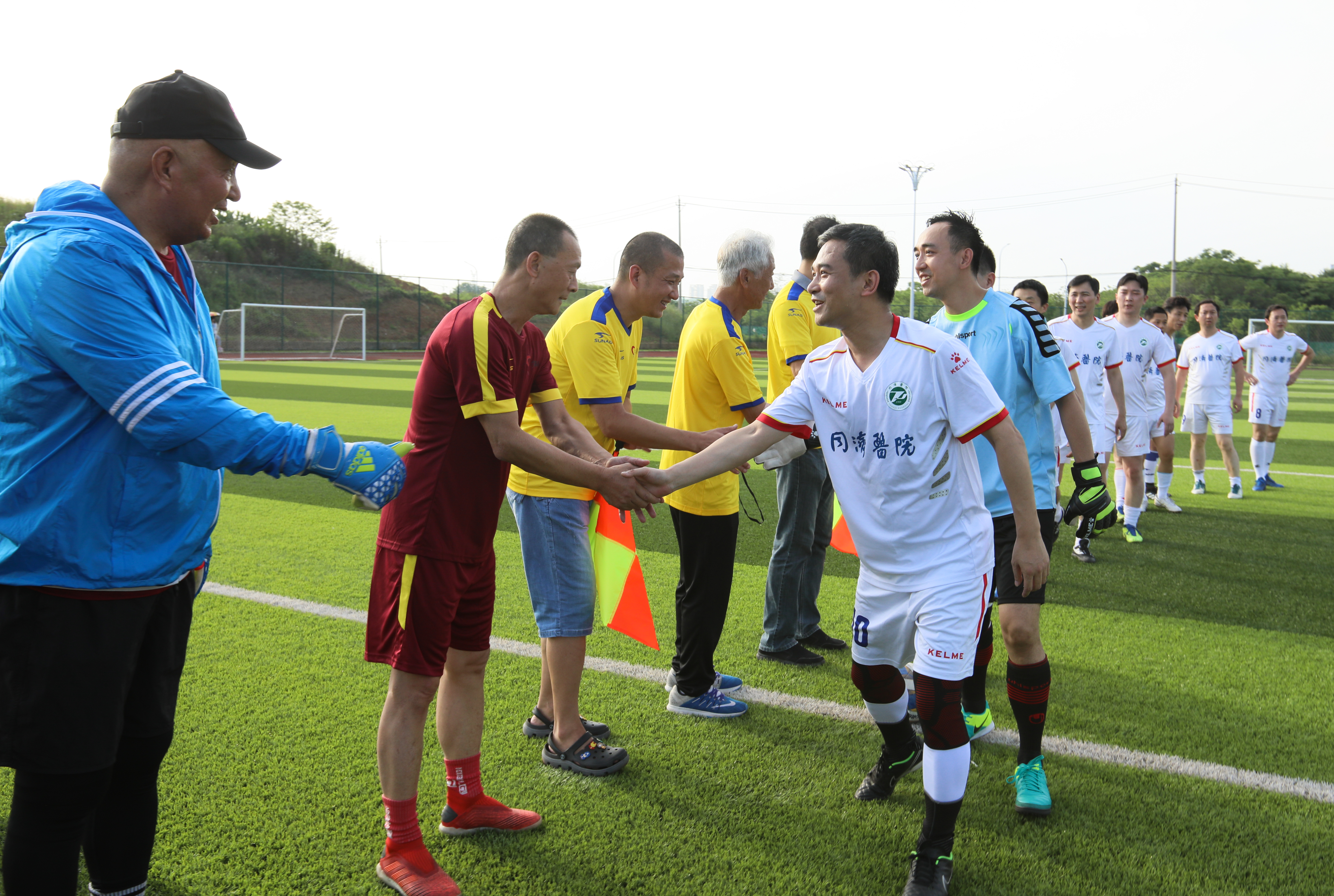 致敬武汉本土抗疫情白衣天使,湖北欢送抗击新冠疫情的医护人员