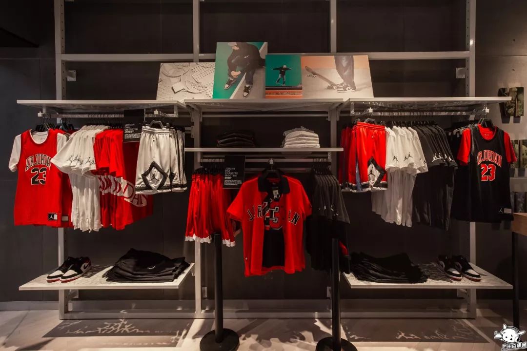 广州最大的AJ旗舰店来了！独栋双层，还有24款限量球鞋...