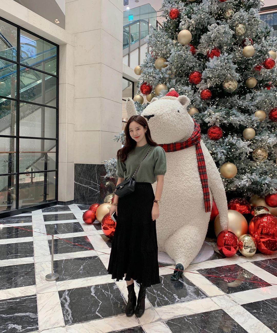 今年盛行“吸氧式”穿法，男性偏爱这类，30岁以上女生要学习