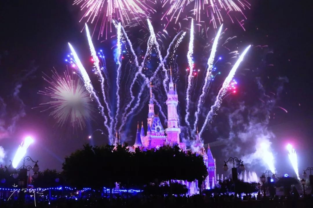 暑假两个人去北京五六天2000够吗,暑假两个人去青岛多少费用