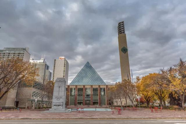 卡尔加里对蒙特利尔,卡尔加里多伦多对比