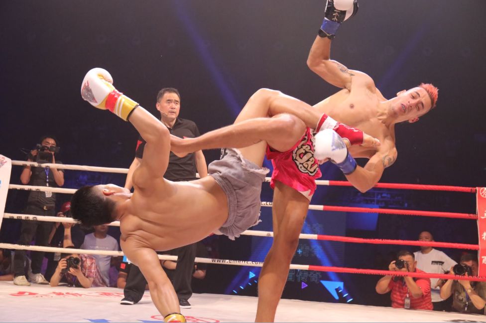 中国泰拳第一人韩飞龙,韩飞龙三次读秒ko泰拳王