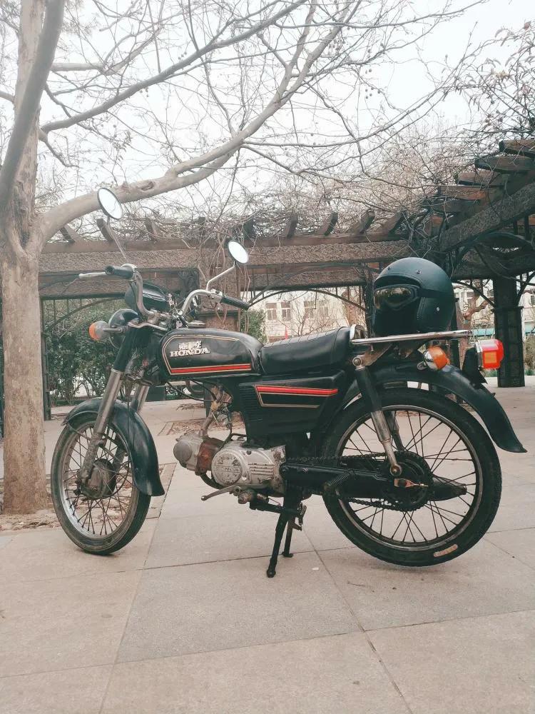 嘉陵70摩托新车视频,复古嘉陵70摩托改装