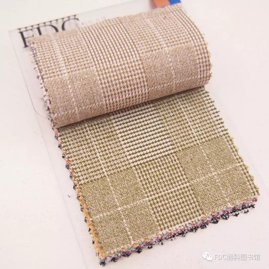 女士格纹元素搭配,格纹流行元素