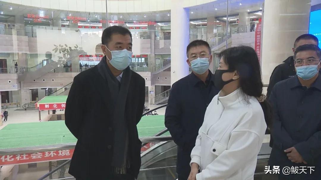 县领导检查指导政务服务中心工作,视察县政务服务中心建设与运行