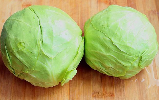 买包菜时挑结实的还是松散的,包菜怎么选才甜