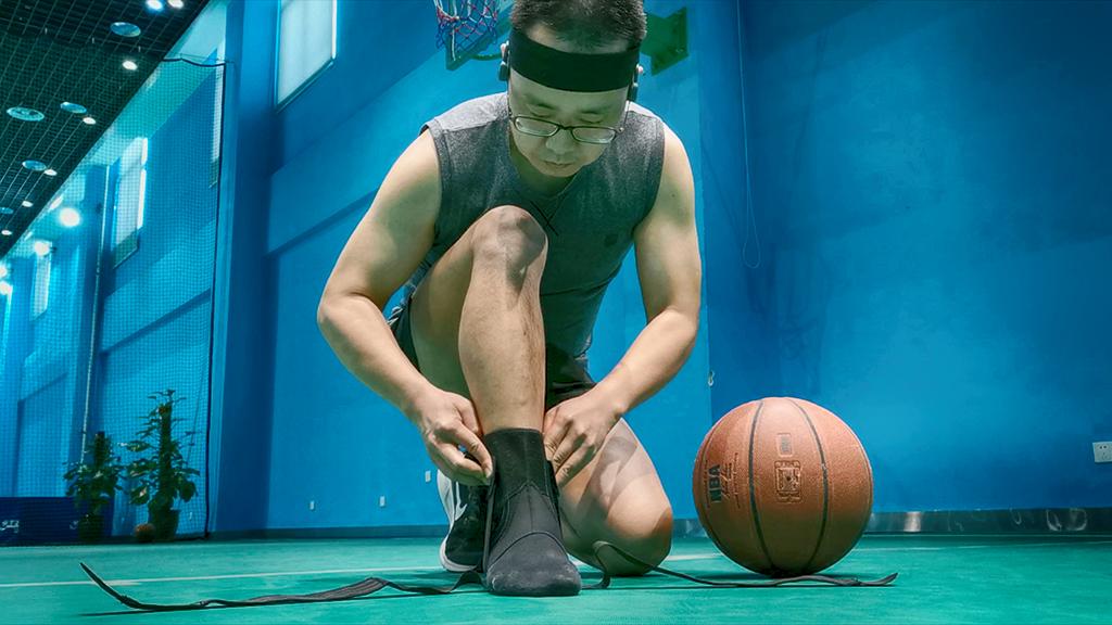 迈克达威护踝4303和4305区别,迈克达威4305护踝实战