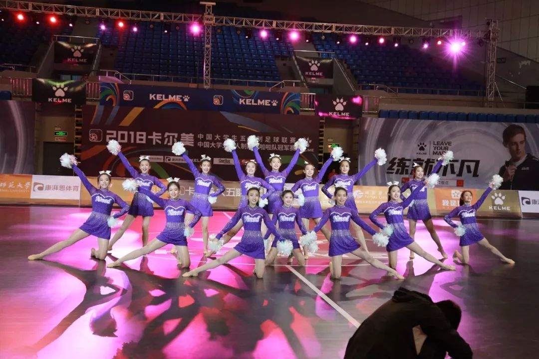 大五最美啦啦队姊妹花,内蒙古财经大学贺羽贺喆的啦啦操故事