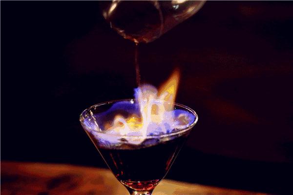 十堰万达新开的酒吧,十堰市万达酒吧一条街