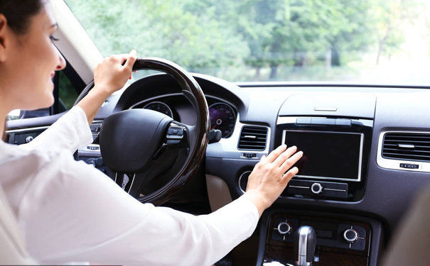 汽车太阳膜商家如何避坑,亿通汽车太阳膜