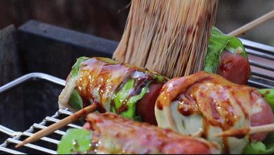 独具特色的烤肥肠，香味醇厚，嚼劲十足，越吃越觉得好吃