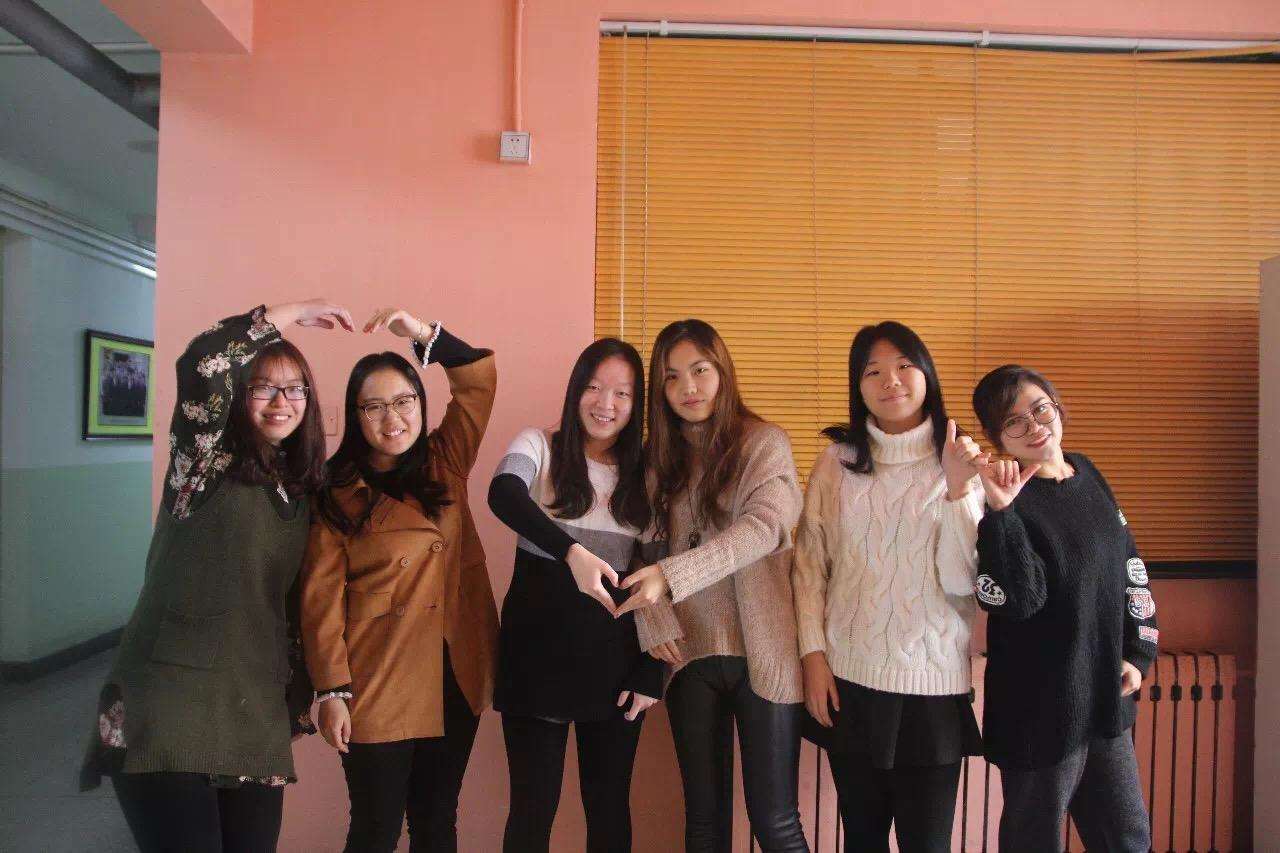 女大学生英语专业是铁饭碗吗,关于英语专业的就业前景与方向