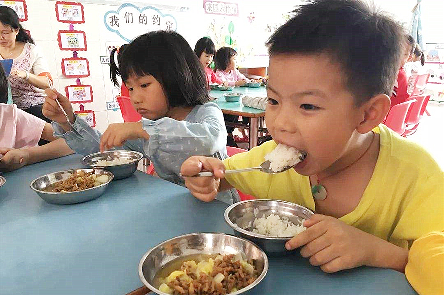 幼儿园挑食怎么跟家长沟通,孩子挑食不吃饭怎么教育