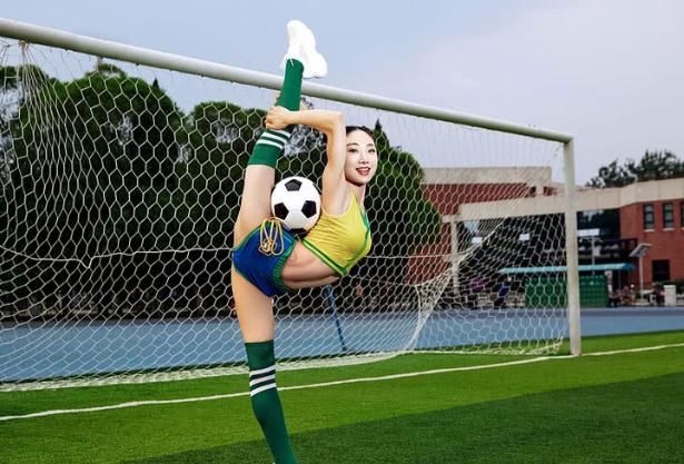 中国柔术女王刘藤为中国邮政代言,中国柔术女王刘藤再战乌克兰女孩