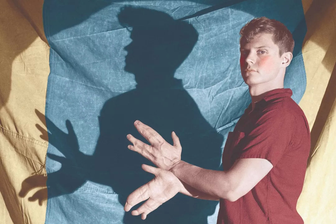 家暴谋杀却逍遥法外，先天畸形反而助长“龙虾男孩”的邪恶