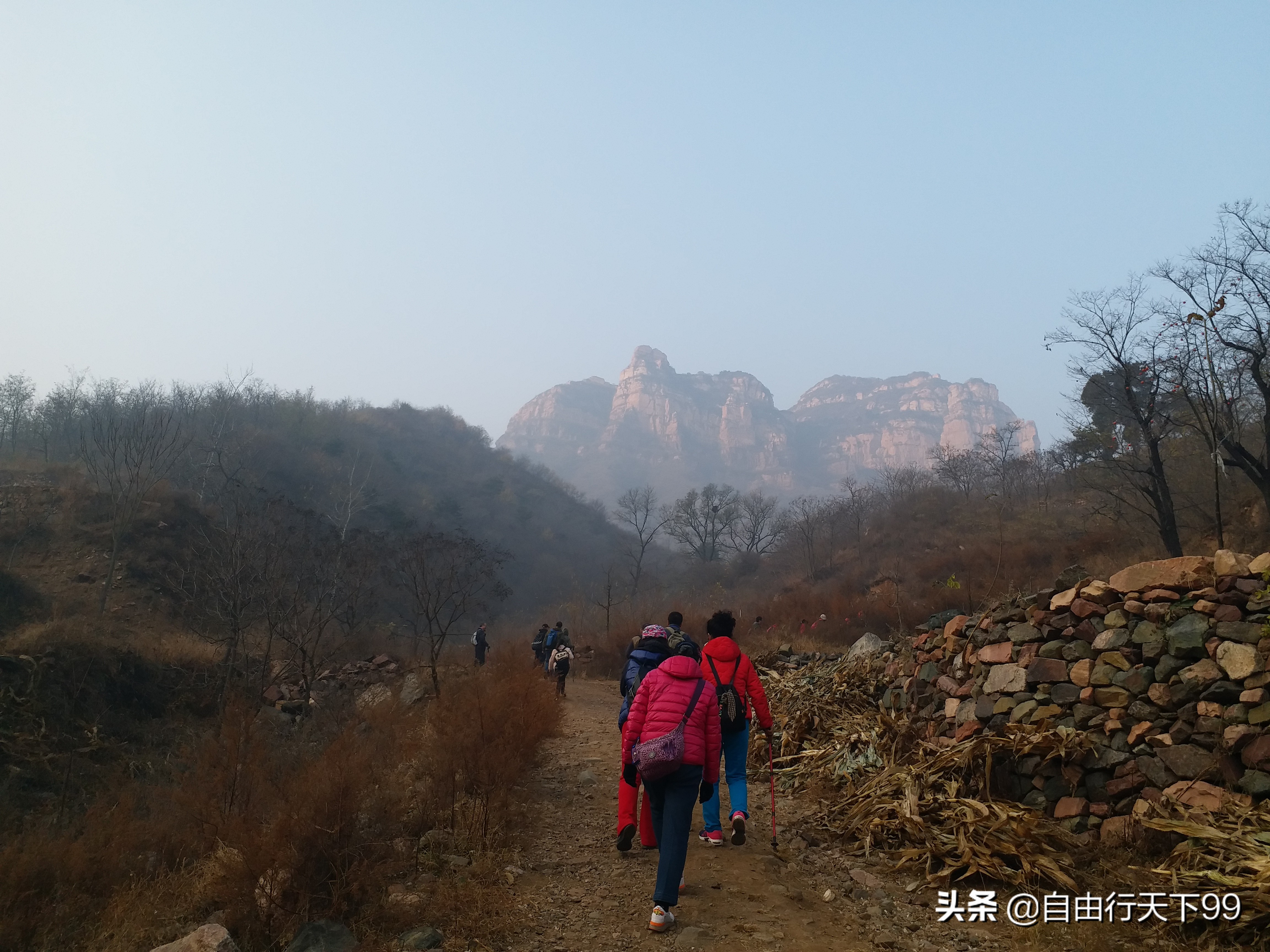 石家庄井陉深山山顶,井陉悬崖峭壁