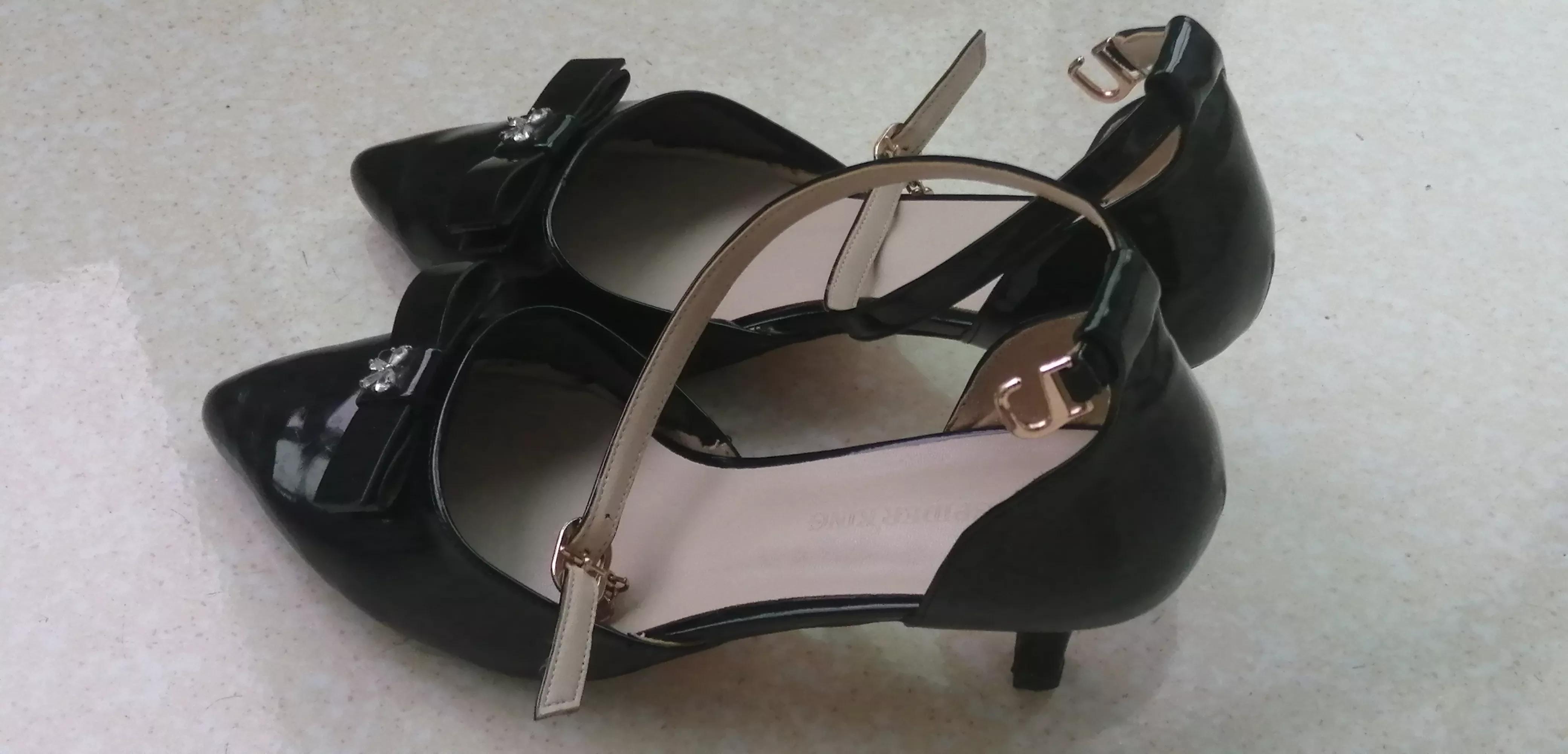 一双不合脚的鞋子,一双不合脚的鞋跑步有什么后果