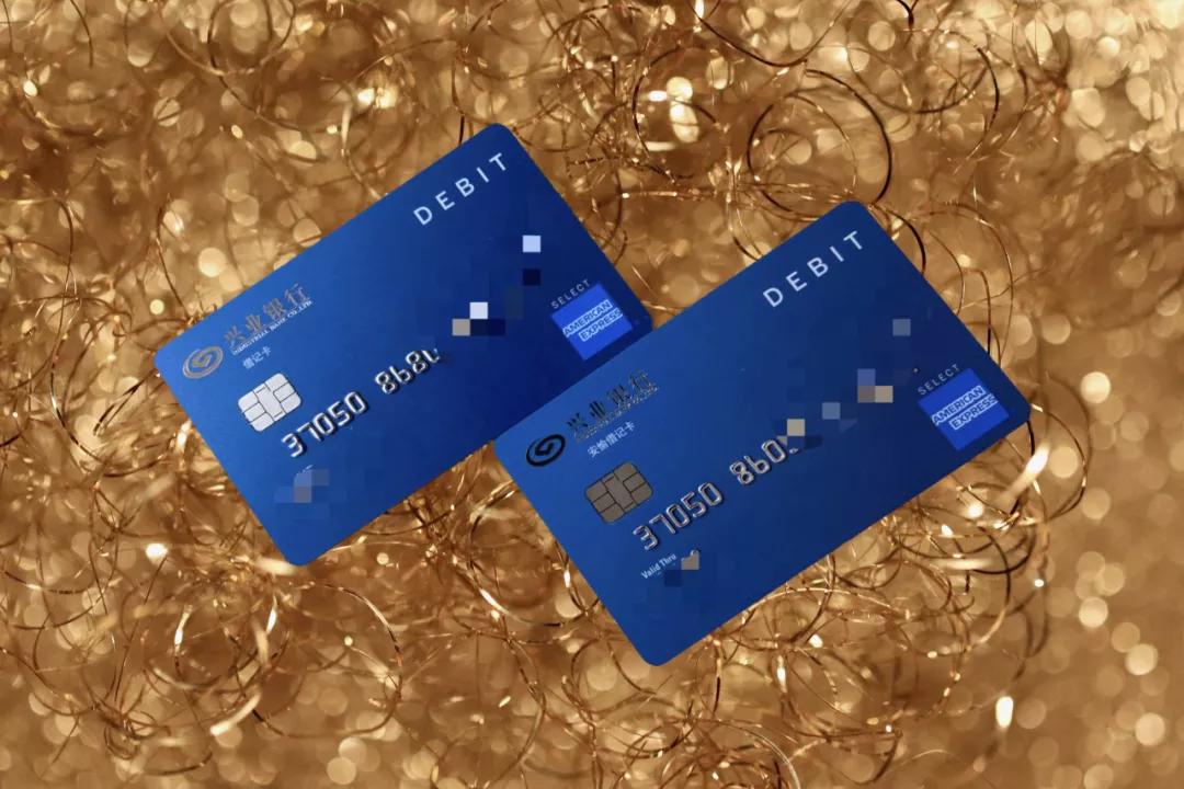 美国运通哪张信用卡值得办,美国运通标准借记卡是正规卡吗