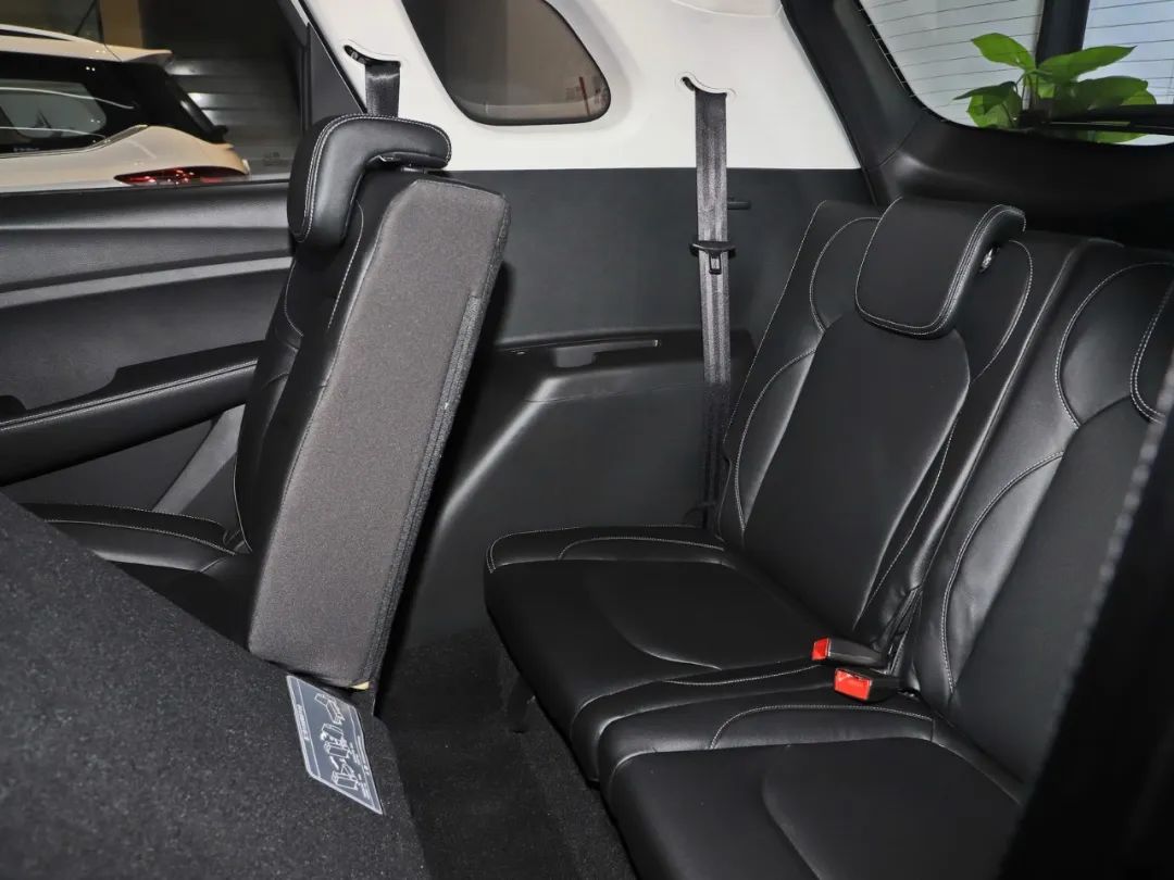 10万就能拿下的两款suv,10万空间大的6座suv