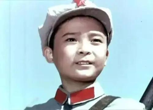 80年代经典儿歌让我们荡起双桨,精选儿歌让我们荡起双桨儿歌视频