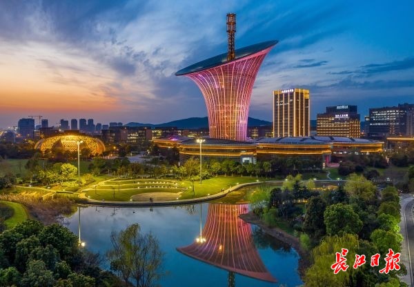 360度全景旋转观看直播,24小时看武汉直播