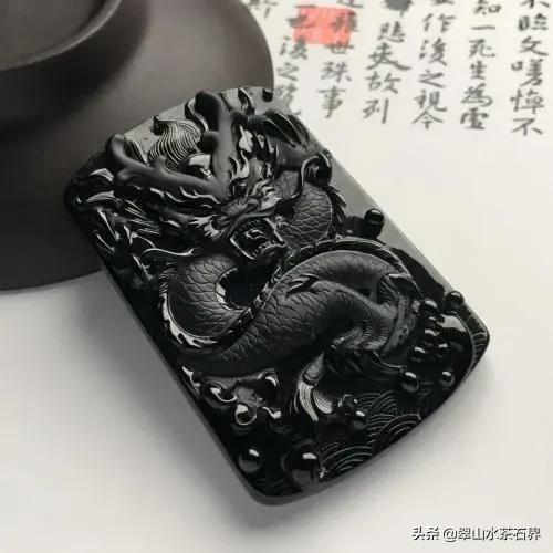 翡翠有几种颜色哪种颜色最贵,翡翠高冰蓝水哪种颜色好