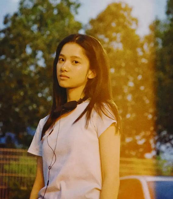 明星撞脸不可怕性别不同就尴尬,意想不到的明星撞脸