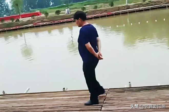 大衣哥经营现状,大衣哥朱之文的生意经和无奈