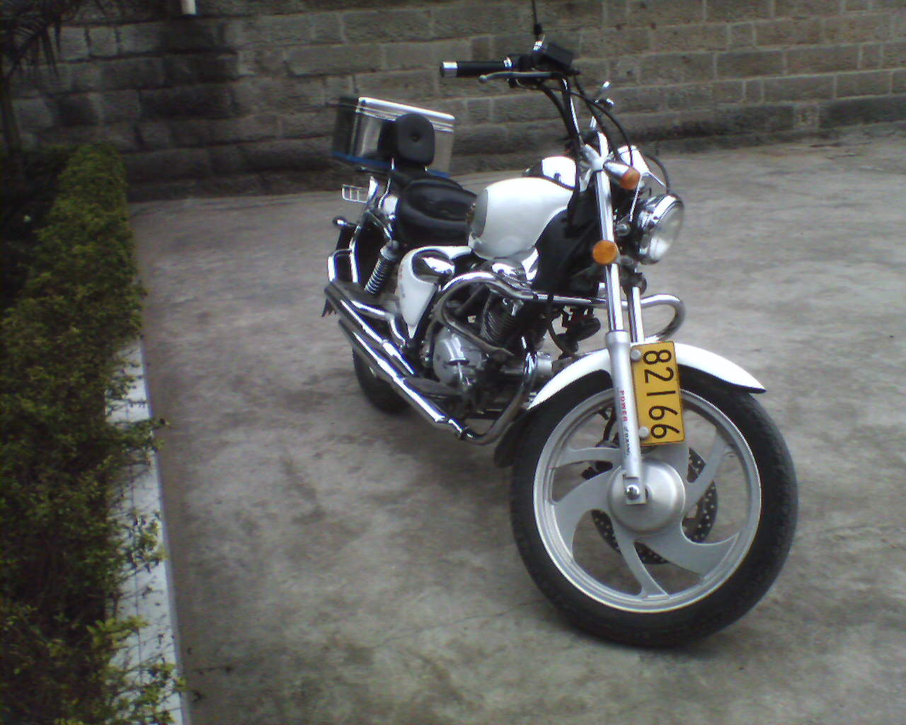 摩托车被查不去处理会影响小车吗,摩托车被查没登记车不要了行吗