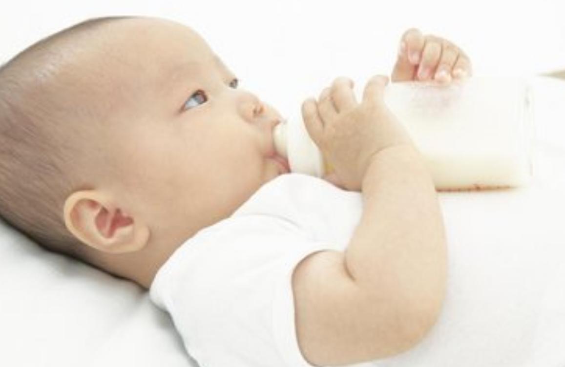 你家孩子有这样的异食癖吗,孩子有恋物症的原因