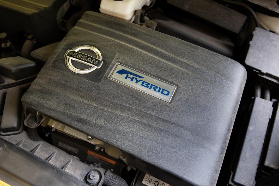 李扬试驾日产楼兰25t,日产楼兰2019款2.5l试驾