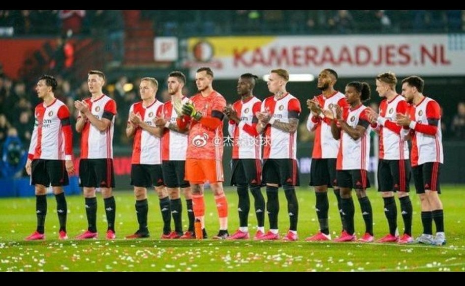 实况足球像皇马的队服,实况足球怎么弄第三件球衣