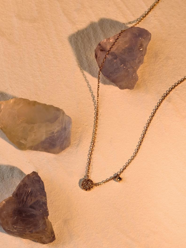 秋天最容易带火的“梦巴黎”，藏不住的法式高级金色魅力